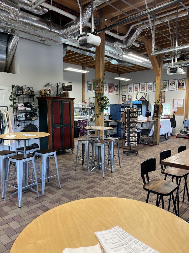 Crooked Tree Vineyard Logo