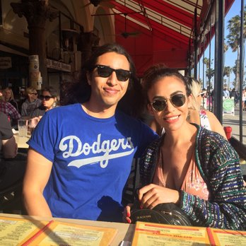 Sidewalk Cafe - My girl and I on the sidewalk - Tacos Near Me - Venice, California
