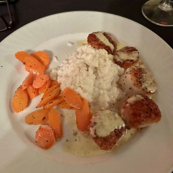 386 - Scallops with risotto and carrots. Scallops were cooked perfectly. - Salad Near Me - Palm Coast, Florida