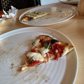 Fireside Pizza Cafe - Pizza is amazing! I get the Bianca and add artichokes and my dad got the margarita - Pizza Near Me - Palm Harbor, Florida