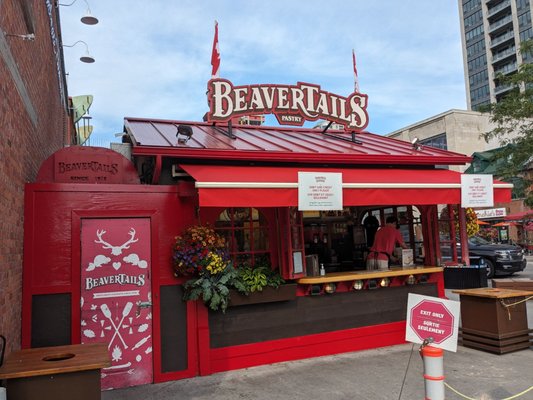 BeaverTails- Queues de Castor (Byward Market) by null