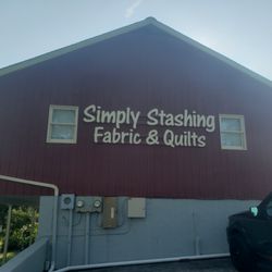 Simply Stashing Fabric and Quilts - This is the end of the barn that you can see from Route #194.