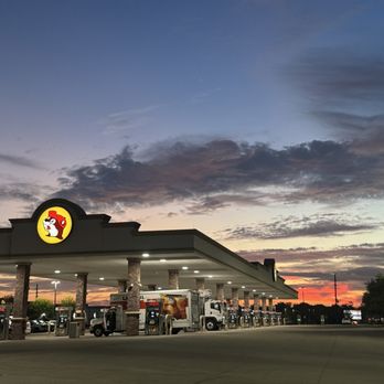 Buc-ee's - Katy - Can't resist the sunrise - Gas Stations Near Me - Katy, Texas Buc-ee's - Katy - Can't resist the sunrise - Gas Stations Near Me - Katy, Texas