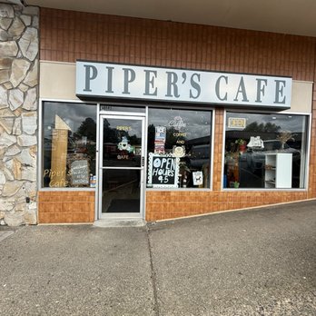 Piper's Cafe - Exterior - Coffee & Tea Near Me - Aloha, Oregon