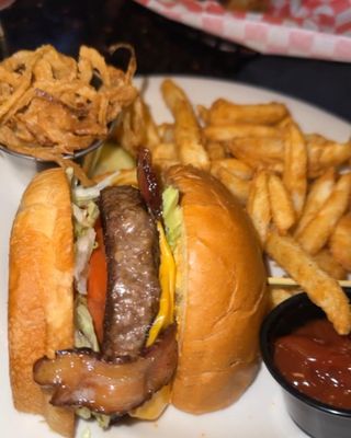 Gold Nugget Tavern & Grille by null