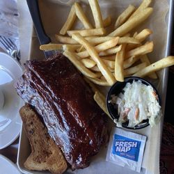Gilbert's Lodge - Barbecue Back Ribs