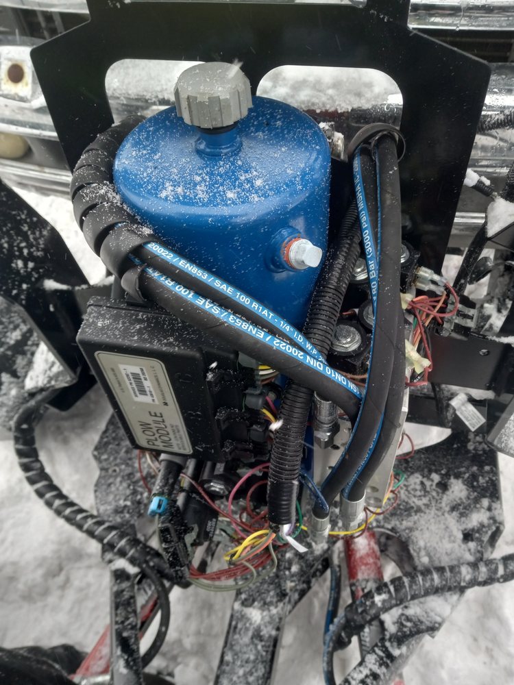 LAKESIDE AUTO Updated October 2024 14 Photos 20625 Royce Rd