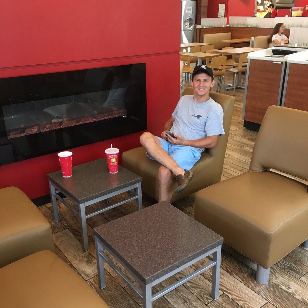 Wendy's - Enjoying a couple of cream sodas in the Wendy's lounge. - Burgers Near Me - Bluffton, South Carolina Wendy's - Enjoying a couple of cream sodas in the Wendy's lounge. - Burgers Near Me - Bluffton, South Carolina