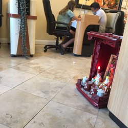 Fabulous Nails - Inside