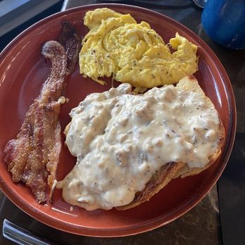 Proximo - Biscuits and Gravy - Spanish Near Me - Fort Wayne, Indiana