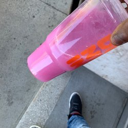 Dunkin' - Strawberry Strawberry Dragonfruit Dunkin' Refresher