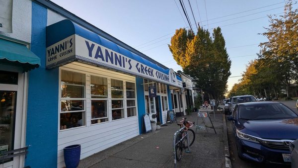 Yanni's Greek Restaurant by null