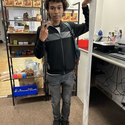 Everest Dispensary - Awesome manager & budtender