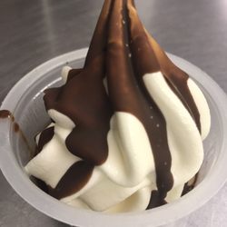 Coalfield Cafe - Ice cream sundae