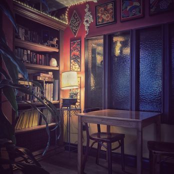 A Muddy Cup - Inside - Coffee & Tea Near Me - Seattle, Washington