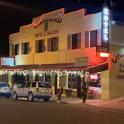 Overland Hotel & Saloon - Front view
