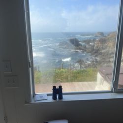 Vacasa - Fort Bragg - More windows with filmy dirt