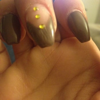 IShine Nail Spa - Color is messed up ! - Nail Salons Near Me - Riverside, California