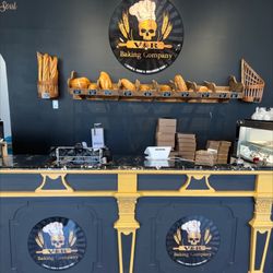 V & R Baking - Inside