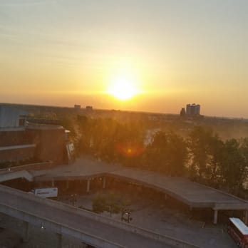 Oakes Hotel - Sunrise at the falls view from room 727 - Hotels Near Me - Niagara Falls, Ontario Oakes Hotel - Sunrise at the falls view from room 727 - Hotels Near Me - Niagara Falls, Ontario