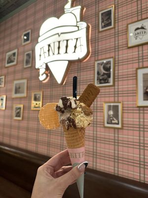 Anita La Mamma del Gelato by null