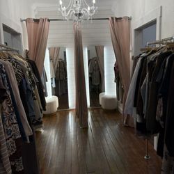 Rose & Lee Co - Dressing rooms