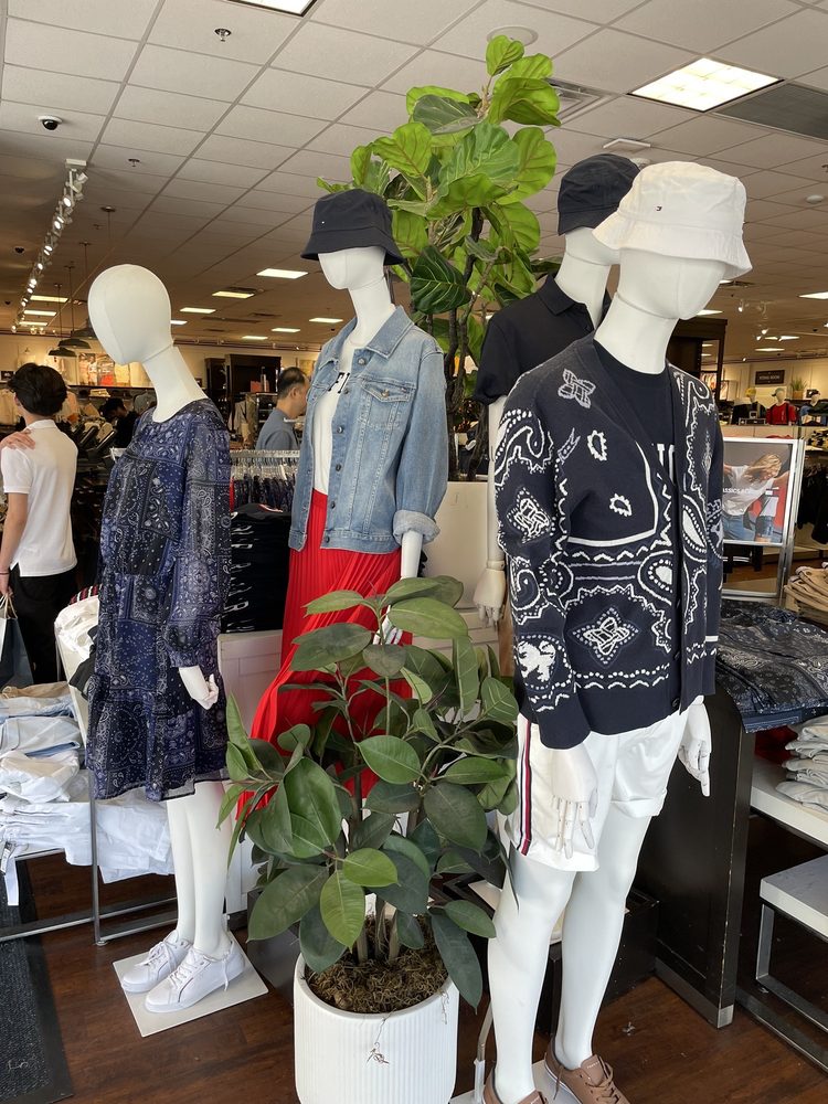 TOMMY HILFIGER Updated September 2024 13 Photos & 44 Reviews 2774