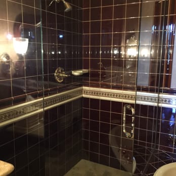 Wheeler Mansion Hotel - The shower in room 22 - Hotels Near Me - Chicago, Illinois Wheeler Mansion Hotel - The shower in room 22 - Hotels Near Me - Chicago, Illinois
