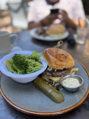 Virtue Feed & Grain by null