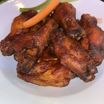 Queens Bully - Barbecue CHICKEN WINGS - Gastropubs Near Me - Forest Hills, New York