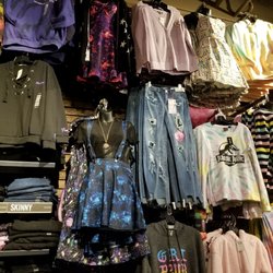 Hot Topic