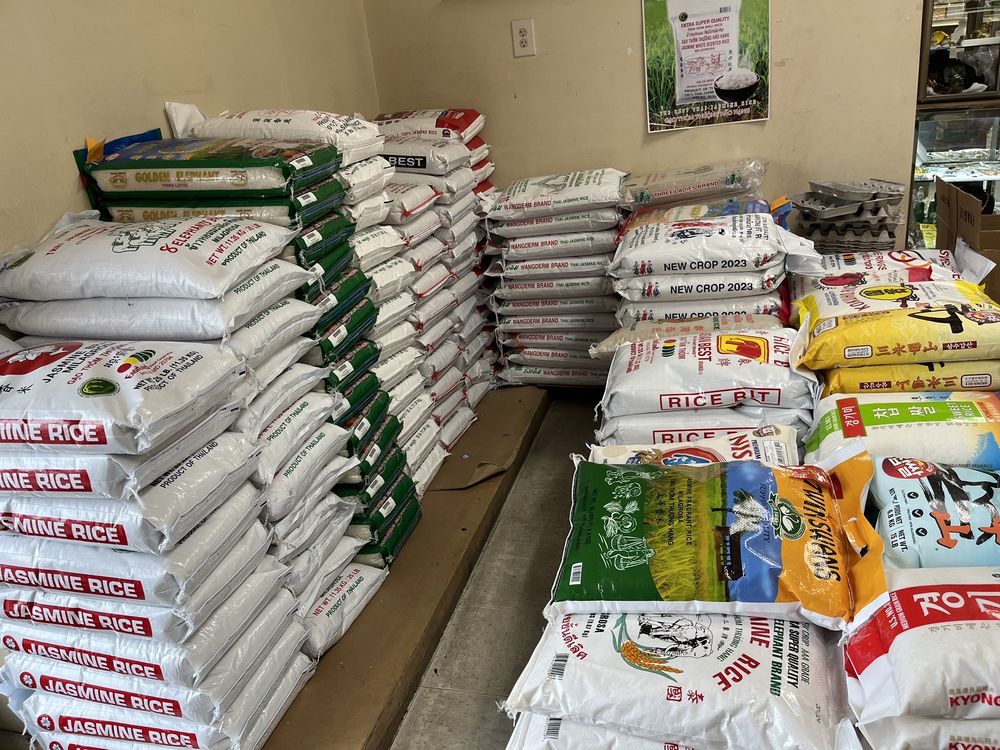 ASIAN MARKET Updated October 2024 53 Photos & 22 Reviews 248 E