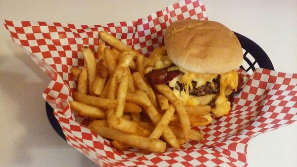 Double E Burger by null