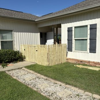 Mullins Elite Construction - New beautiful fence put in at this clients home!! Give us a call (912)433-3097 - General Contractors Near Me Mullins Elite Construction - New beautiful fence put in at this clients home!! Give us a call (912)433-3097 - General Contractors Near Me