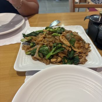 Orchid Thai - Pad See Ew - Thai Near Me - Baldwin Park, California