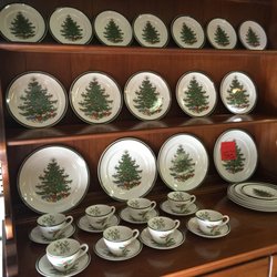 Bob's Bargain Barn - Set of dishes. We have many dishes, and glass ware to choose from.