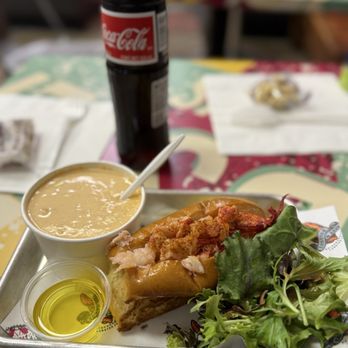 Lobster-Guys - Classic Butter Lobster Roll, Lobster Bisque Cup, and Mexi Coke - Seafood Near Me - Pasadena, California