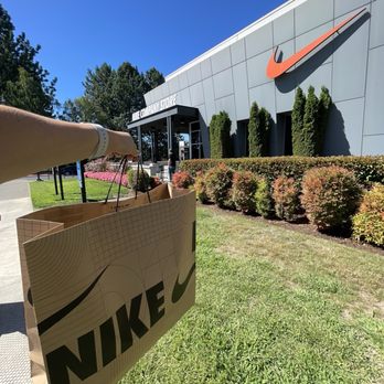 where is nike company located