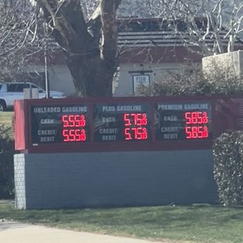 Las Vegas, OCT 20, 2020 - Sunny View Of The ARCO Gasoline Station Stock