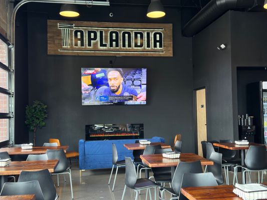 Taplandia Taphouse by null