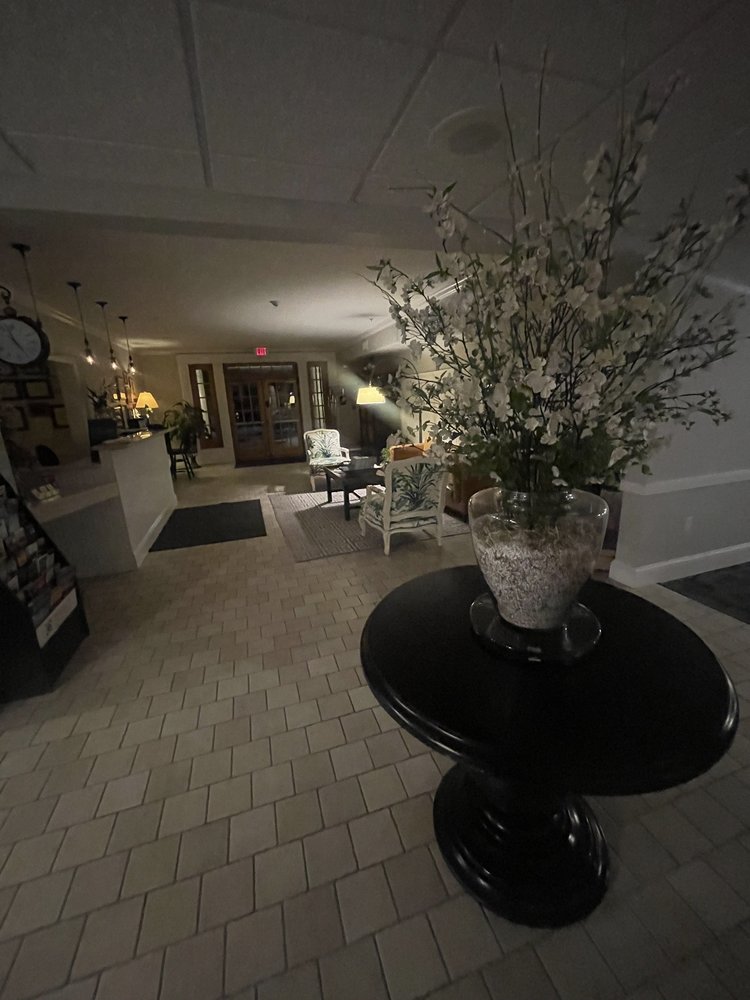 SELINSGROVE INN Updated May 2024 33 Photos & 14 Reviews 214 N