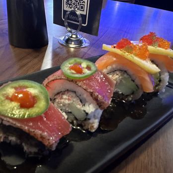 Kan Sushi - Sushi roll tuna and sushi roll salmon. I like it! - Sushi Bars Near Me - Honolulu, Hawaii