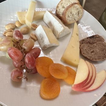 Auberge du Soleil - Chef 's Selection of Four Cheese - Hotels Near Me - Rutherford, California Auberge du Soleil - Chef 's Selection of Four Cheese - Hotels Near Me - Rutherford, California