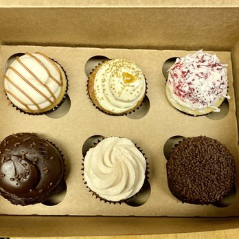 Frosted Cakery - Salted Carmel, honey butter, raspberry zinger Chocolate fudge, snickerdoodle, Bordeaux - Bakeries Near Me - Fresno, California