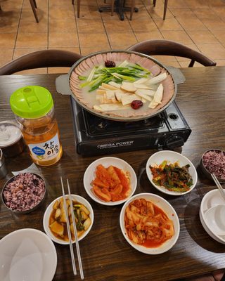 Doma Seolleongtang by null