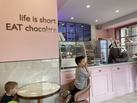 Lily's Chocolate & Coffee by null