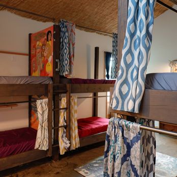 Barn Door Hostel - bunk room - Hostels Near Me - Rumney, New Hampshire