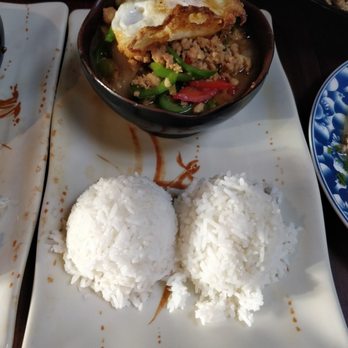 Le Thai - Spicy basil chicken stir fry - Thai Near Me - Las Vegas, Nevada Le Thai - Spicy basil chicken stir fry - Thai Near Me - Las Vegas, Nevada