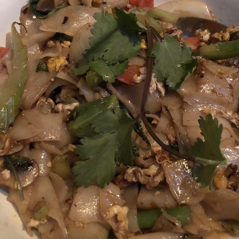 Summer Buffalo - Drunken Noodles (vegetable/ vegetarian style) - Thai Near Me - Burbank, California