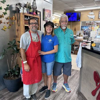 Hebert's specialty meats - Herbert's Specialty staff and customer from San Antonio Texas - Meat Shops Near Me - Lake Charles, Louisiana Hebert's specialty meats - Herbert's Specialty staff and customer from San Antonio Texas - Meat Shops Near Me - Lake Charles, Louisiana